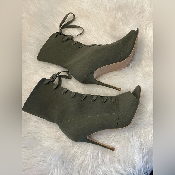 Steve Madden Olive Knit Stiletto Booties 8.5 - Picture 7 of 12